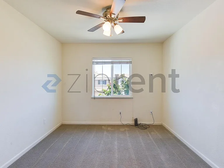 8018 Finchley Ct — Photo 32