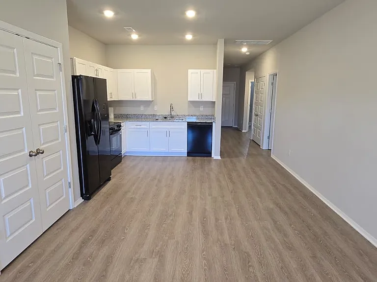 6605 NW Kathleen St — Photo 6