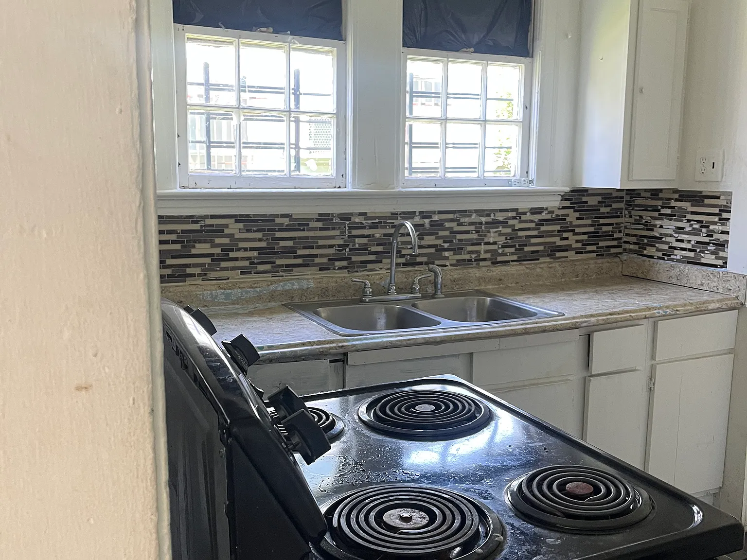 3 bed, $1,100 — Photo 4