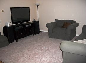 3rd image of 27 Oakridge Dr