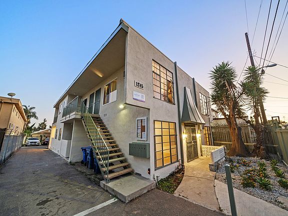 3rd image of 1245 N Harvard Blvd #3