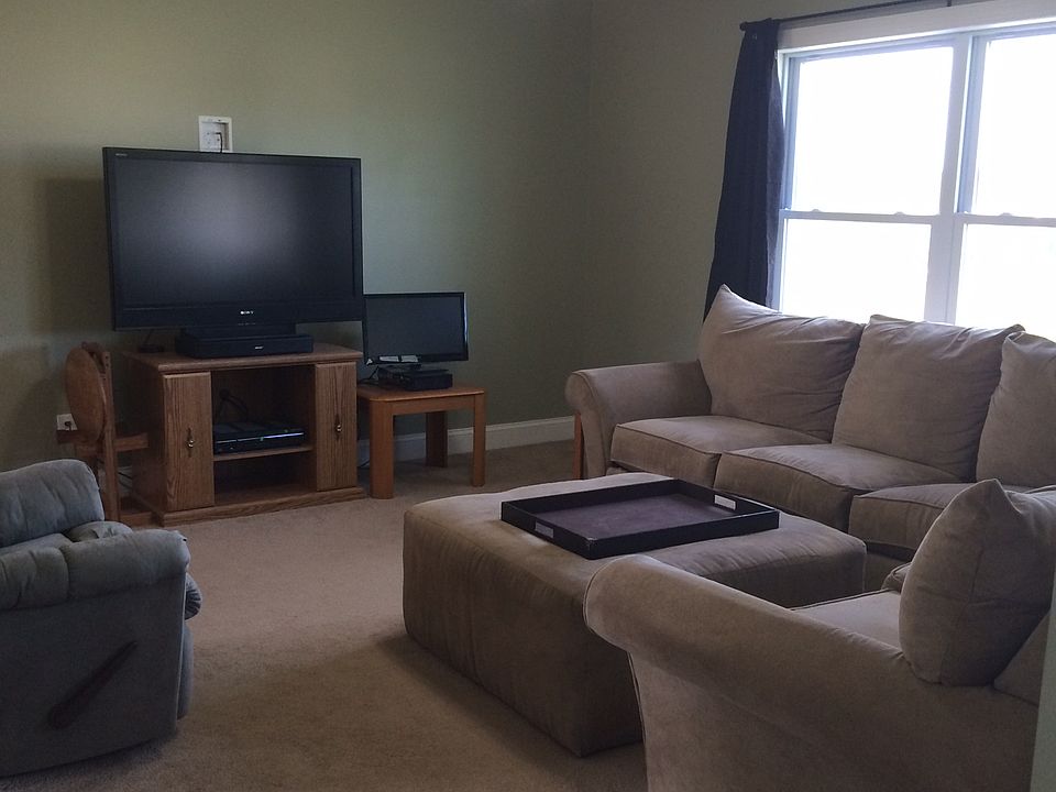 Main level living room