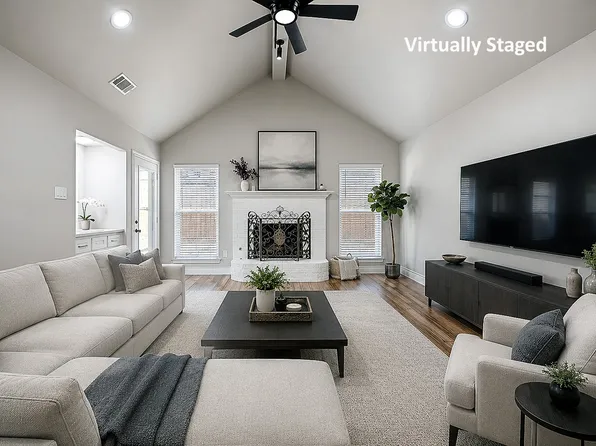 2831 Silverspring Rd, Carrollton, TX 75006
