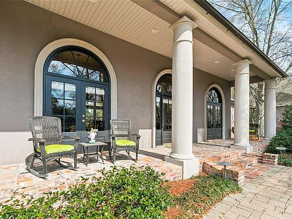 3rd image of 427 Autumnwood Rd