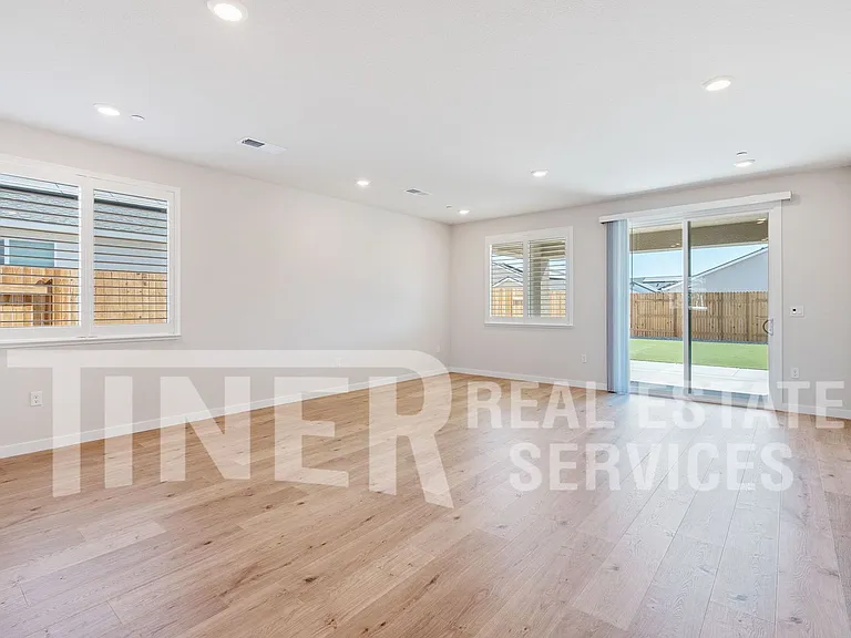7160 El Cerrito Way — Photo 2