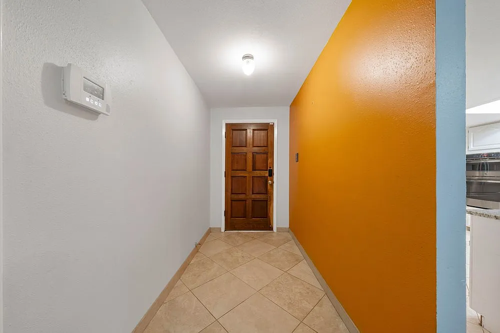 Stylish 3-Bed Home with Pool Access, Fenced Yard, and Garage North Hills Village, San Antonio — Photo 4