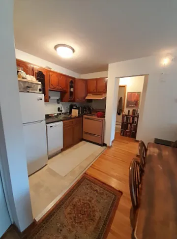 Lexington Court Apartments — Photo 20