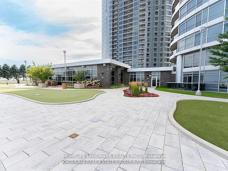 135 Village Green Sq #3923 — Photo 38