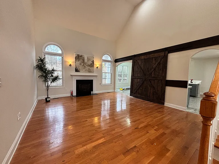221 Rothesay Ln — Photo 2
