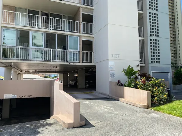 1137 Wilder Ave APT 803, Honolulu, HI 96822