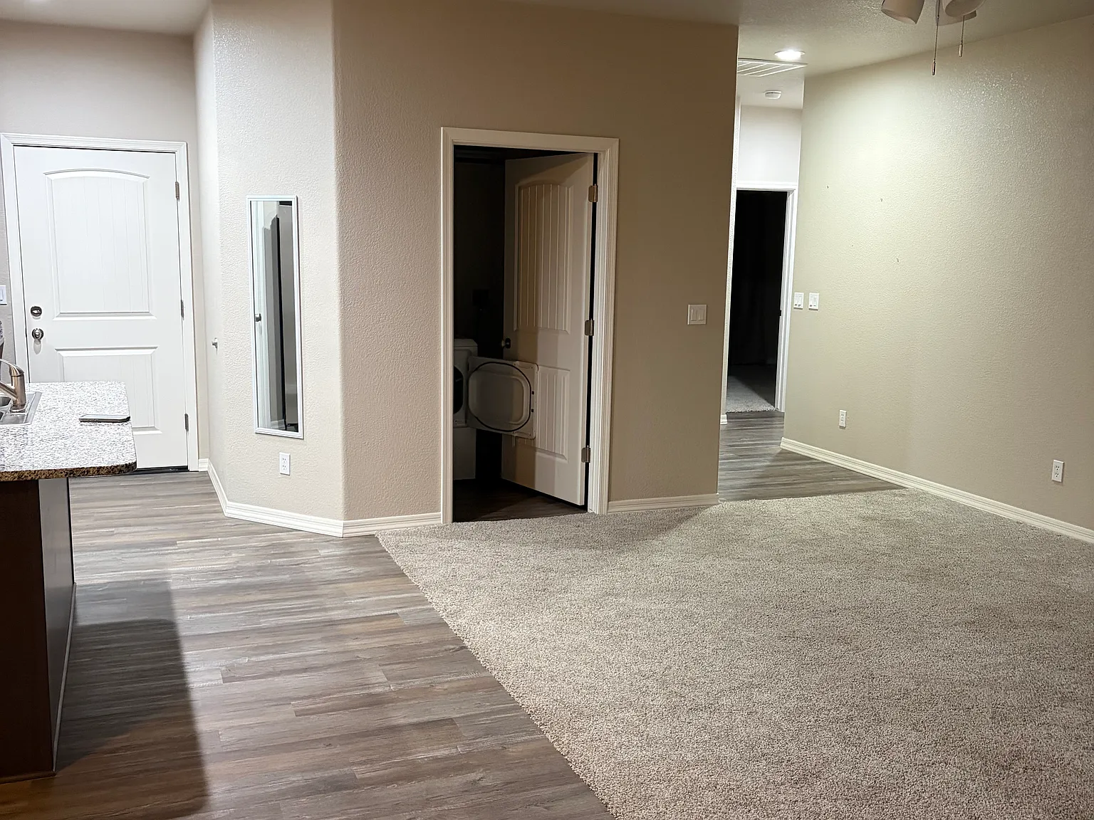 4 bed, 1458 sqft, $674 — Photo 3