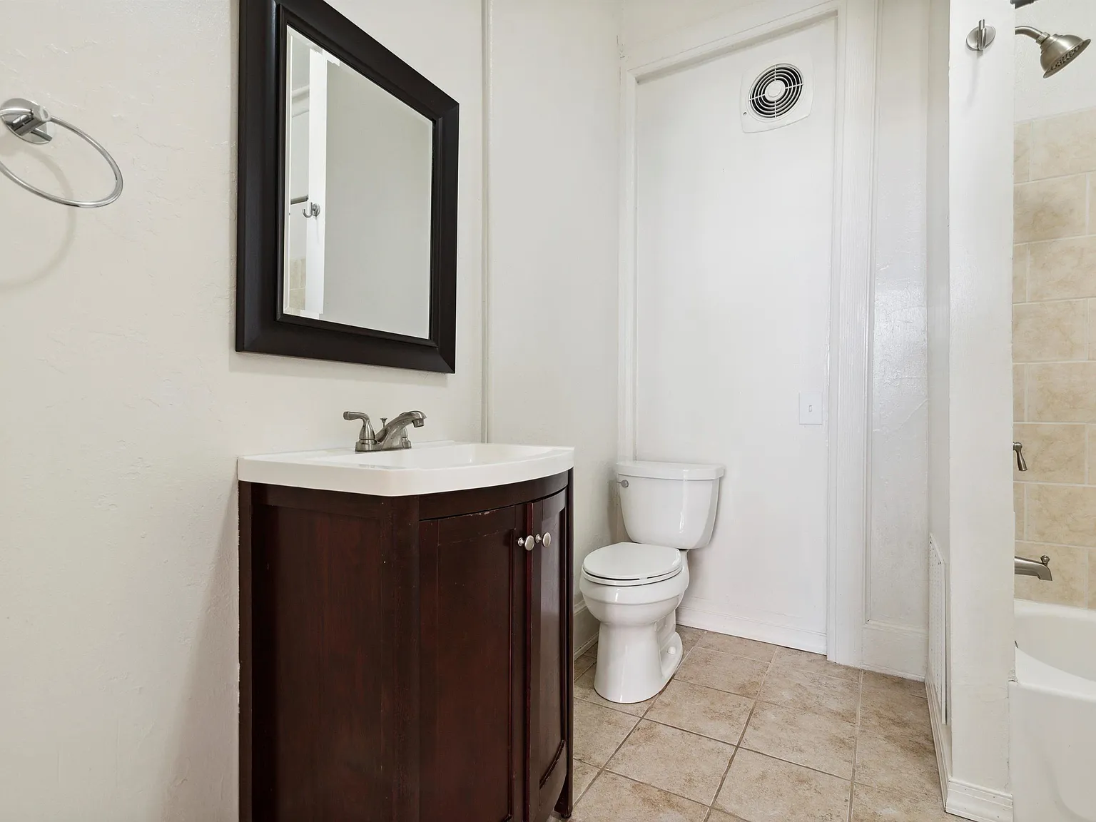 2012 N Carlisle St Unit 1 — Photo 2