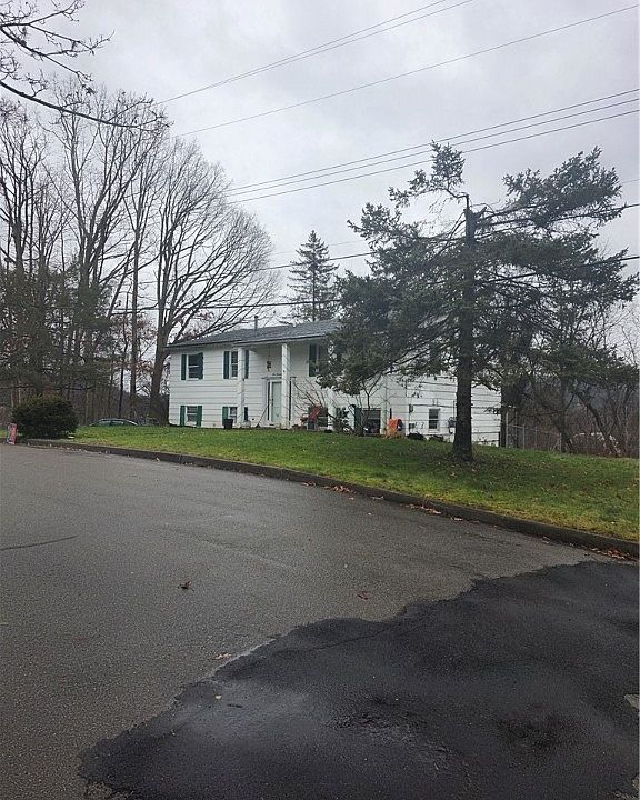 2nd image of 176 N Franklin St