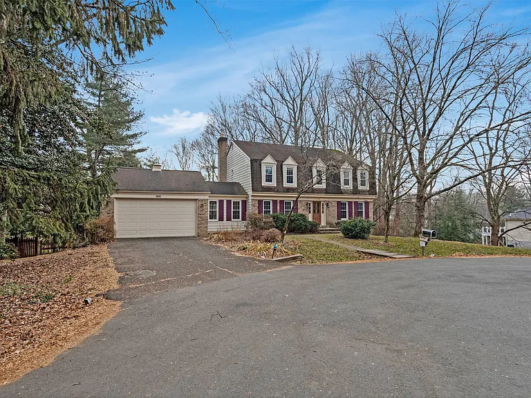 1215 Delta Glen Ct — Photo 4