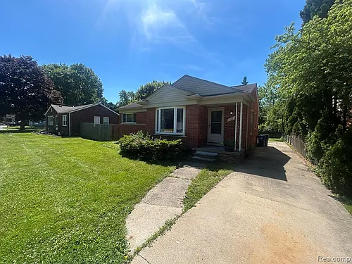27225 Lyndon Photo 1