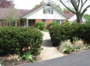 630 Linden Pl, Dekalb, IL 60115