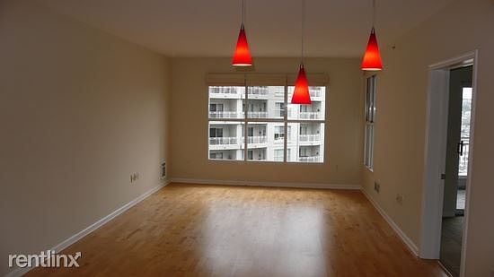 1655 Mission Living Room