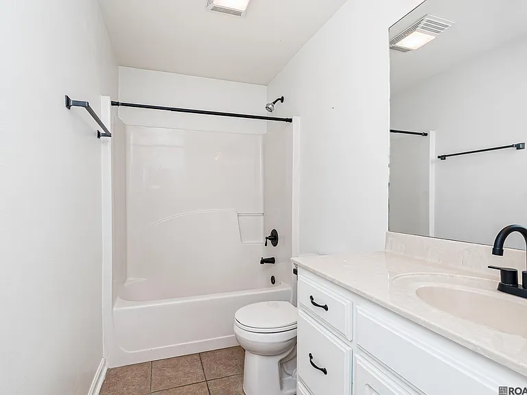 15484 Oakstone Dr — Photo 17