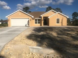 498 Willowbrook Dr, Lehigh Acres, FL 33972