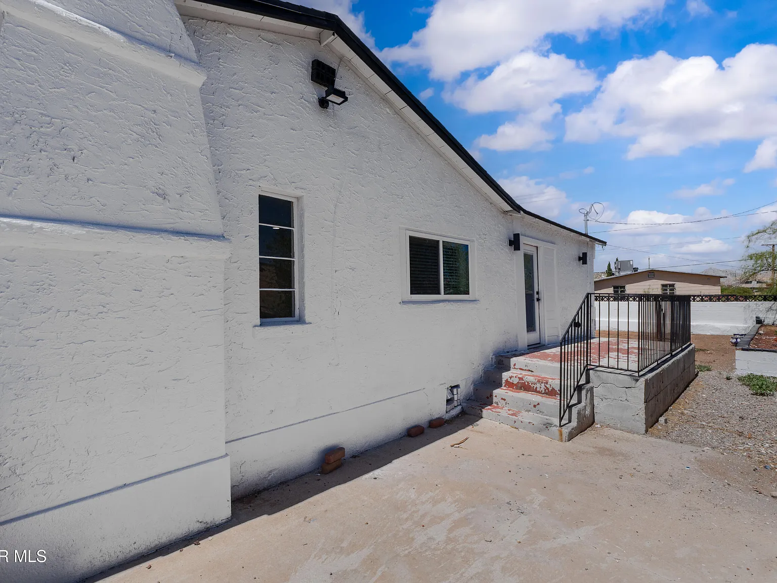 3 bed, 2.0 bath, 1512 sqft, $2,000 — Photo 4