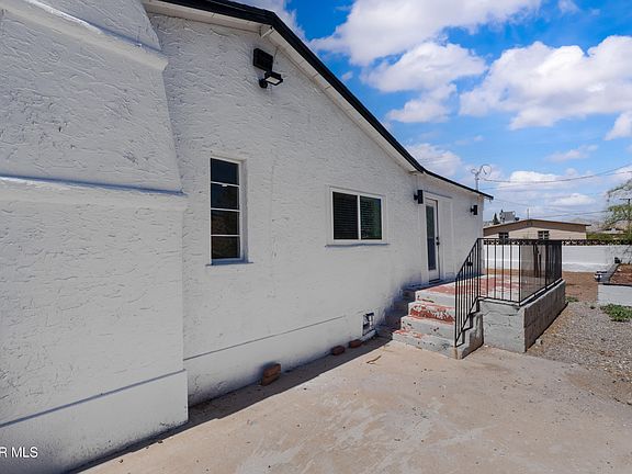 4th image of 3221 N Stanton St
