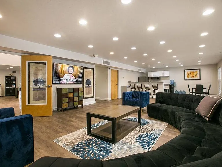 Mont 44 Apartments — Photo 14