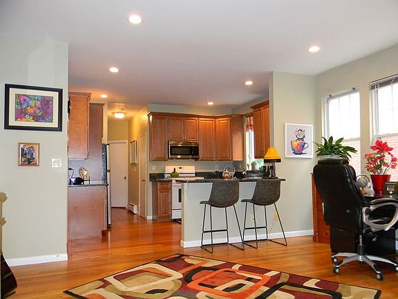 4th image of 172 Forest Ave
