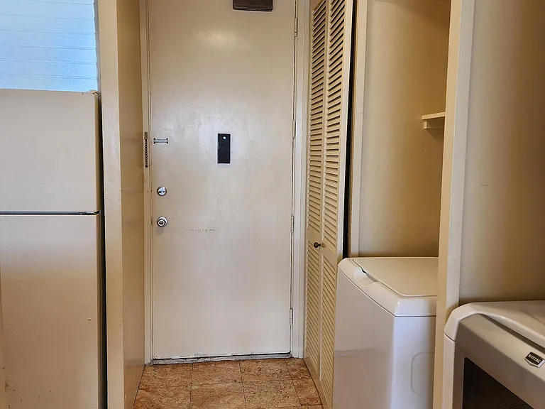555 University Ave #3401 — Photo 4