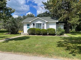 W688 N Bloomfield Rd, Genoa City, WI 53105