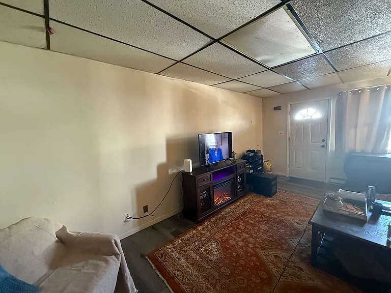 1706-1708 Wayne Ave #1 — Photo 2