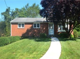 207 Chestershire Dr, Oakdale, PA 15071