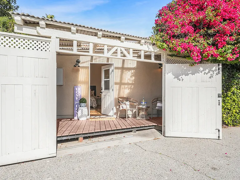 1106 N Beachwood Dr #ADU — Photo 12