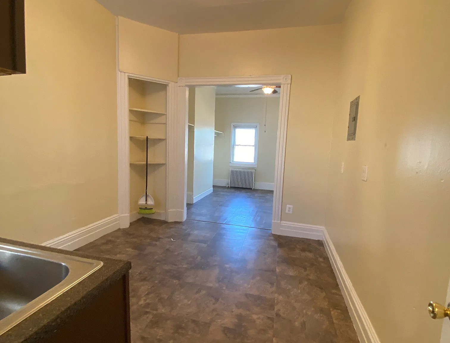 Studio, 400 sqft, $1,275 — Photo 2