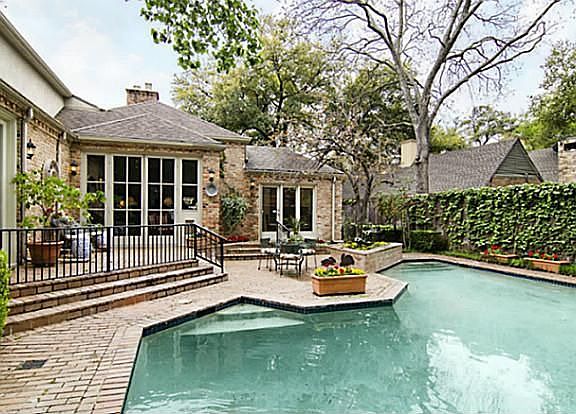 2nd image of 3861 W Beverly Dr