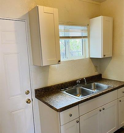 2nd image of 318 E 26th St #11998fba3