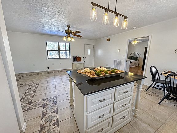 5th image of 420 Peachers Ln