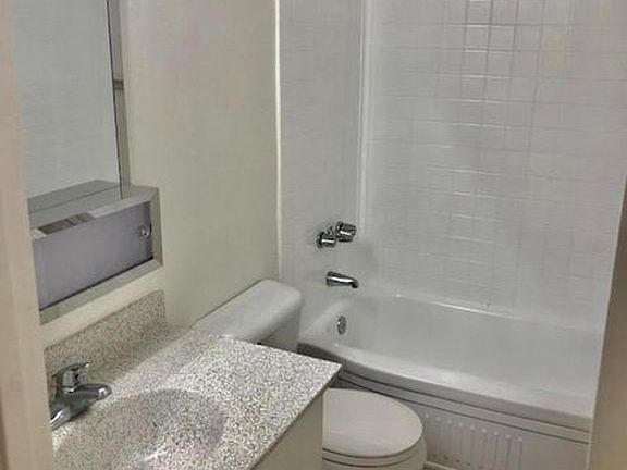 4th image of 704 S Knott Ave APT F3