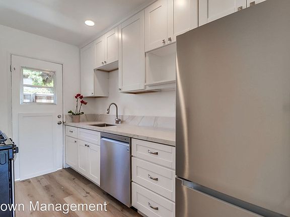 2nd image of 6043 La Jolla Hermosa Ave