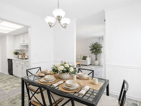 5th image of 5100 W Mountain St #R201