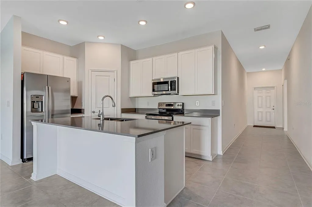 3 bed, 2.0 bath, 1580 sqft, $1,995 — Photo 2