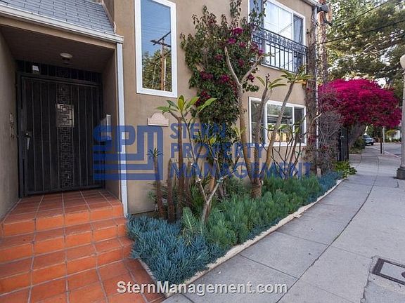 4th image of 2585 N Beachwood Dr APT A