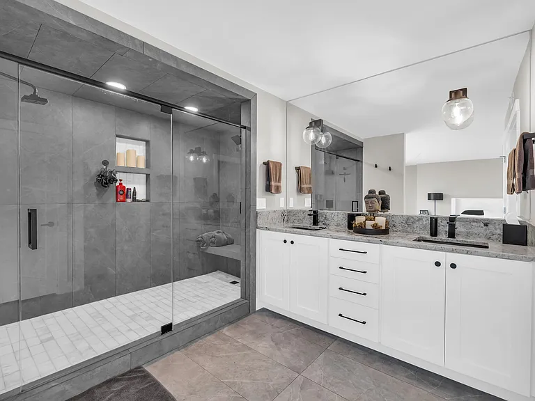 230 E Broadway S #1209 — Photo 21