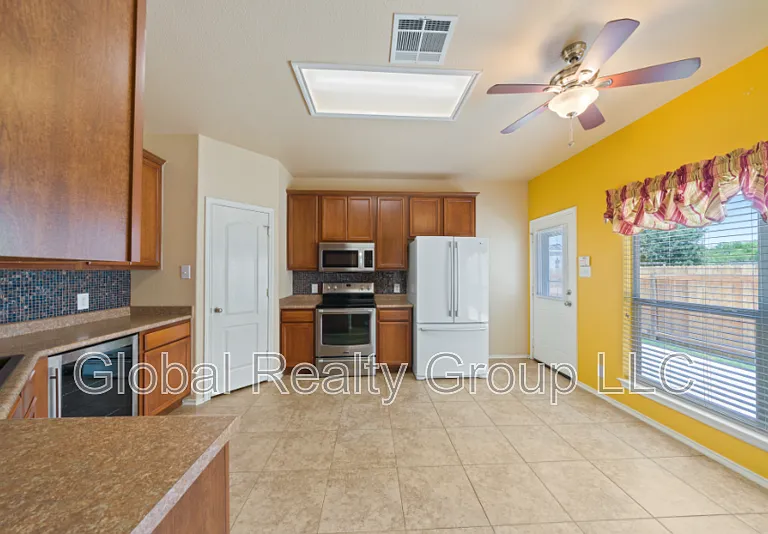 308 Rustic Trl — Photo 12