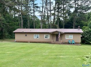 32 Wray Rd, Guntersville, AL 35976