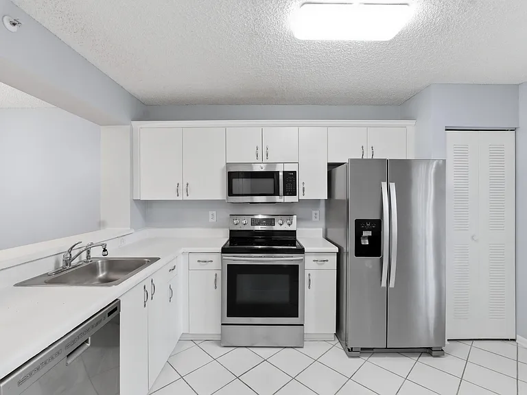 9511 Weldon Cir #G207 — Photo 2