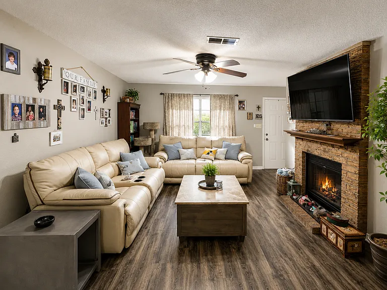4721 Raylett Dr — Photo 4