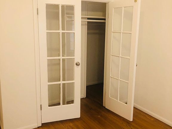 2nd image of 138 N Hamilton Dr APT 1