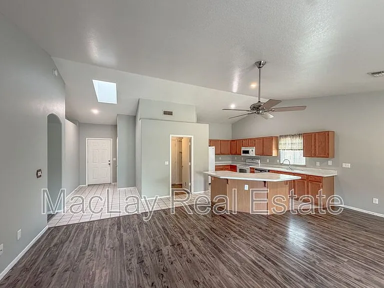 2934 E Blackhawk Dr — Photo 13