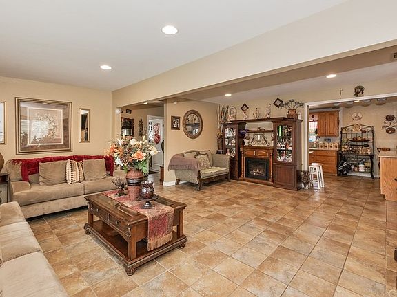 2nd image of 7639 Lankershim Dr