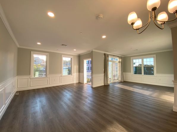 320 Middlesex Ave #A202